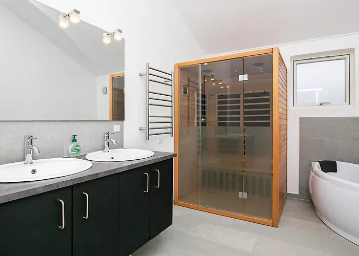 6 Person In בית נופש לוקן