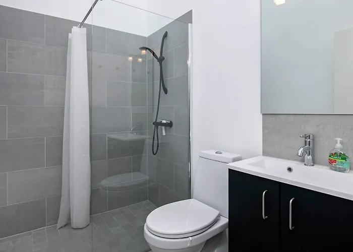 6 Person In לוקן